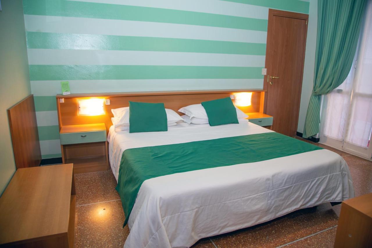 Albergo Glory Borghetto Santo Spirito Exterior photo
