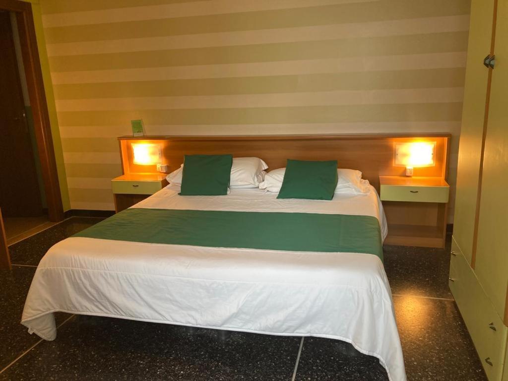 Albergo Glory Borghetto Santo Spirito Exterior photo